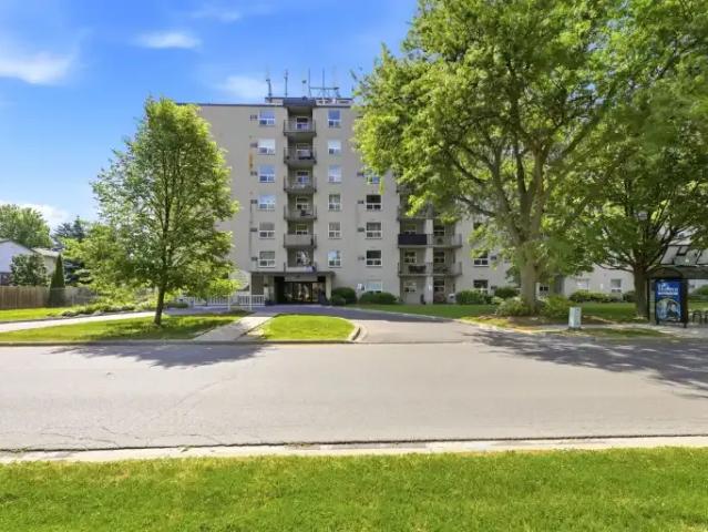 2 Bedroom Apartment Chatham ON 105149195