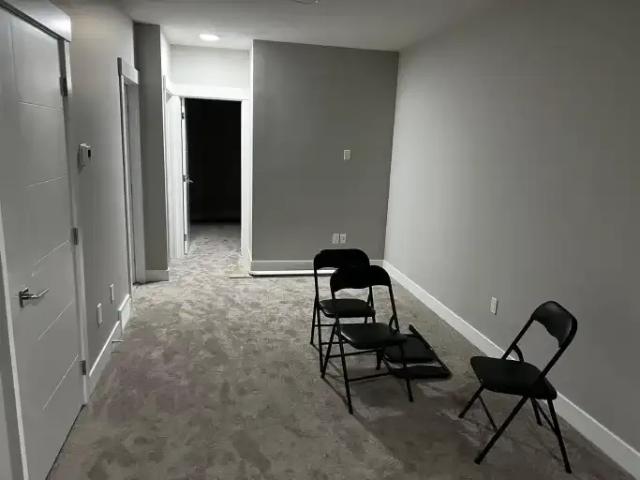 2 Bedroom Apartment Chestermere AB 105135594
