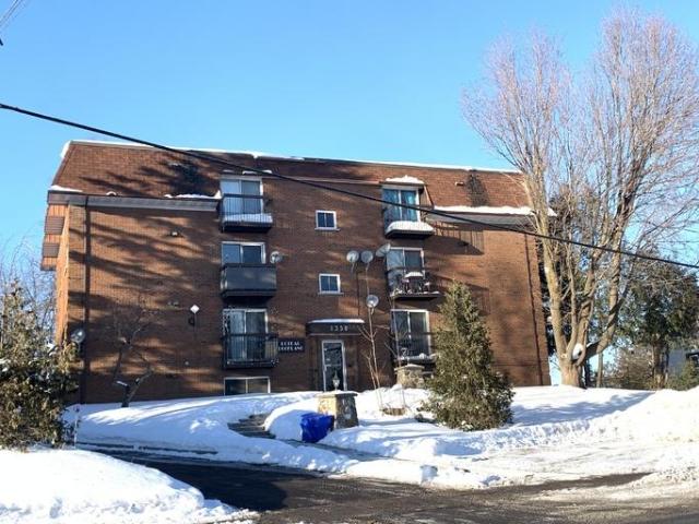2 Bedroom Apartment Clarence ON 103594085