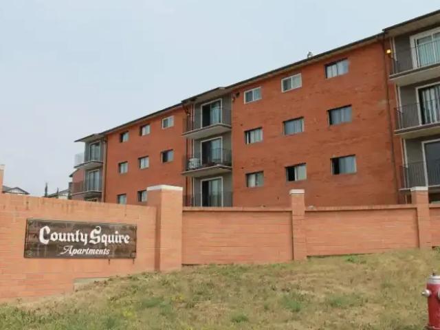2 Bedroom Apartment Dawson Creek BC 104875494