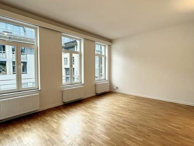 2 bedroom apartment—deal directly with the owner