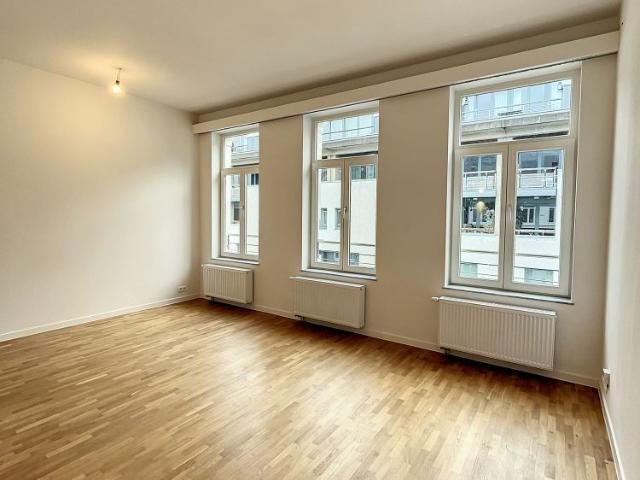 2 bedroom apartment—deal directly with the owner