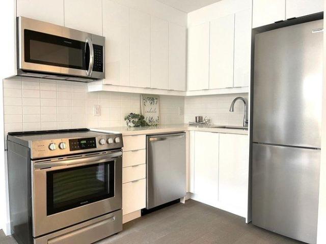 2 Bedroom Apartment Etobicoke ON 89509138