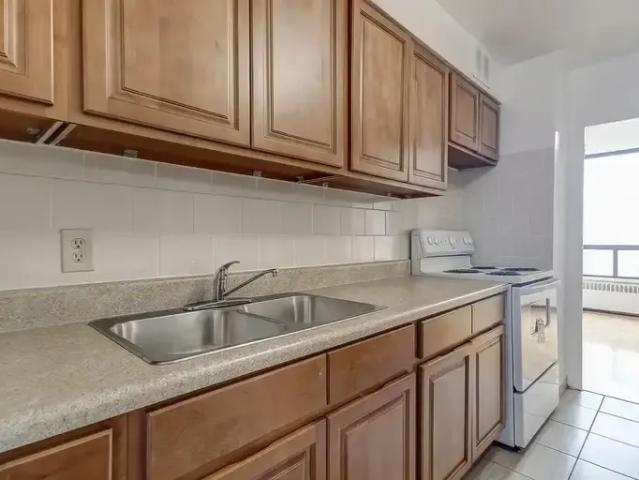 2 Bedroom Apartment Etobicoke ON 96587572