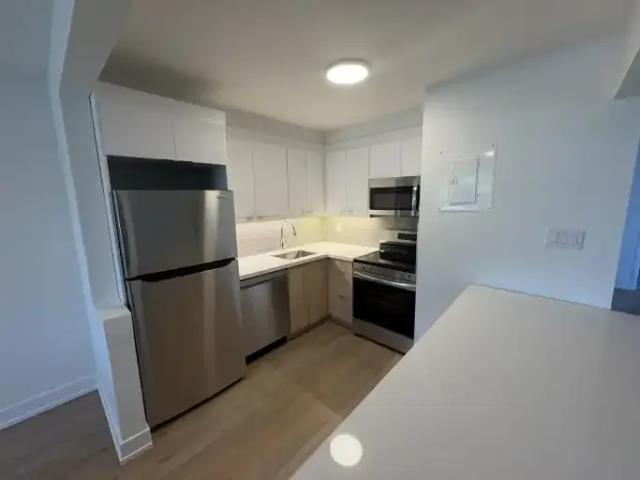 2 Bedroom Apartment Etobicoke ON LS101399990