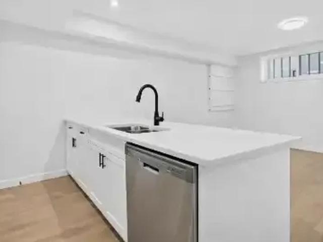 2 Bedroom Apartment Edmonton AB 100330989