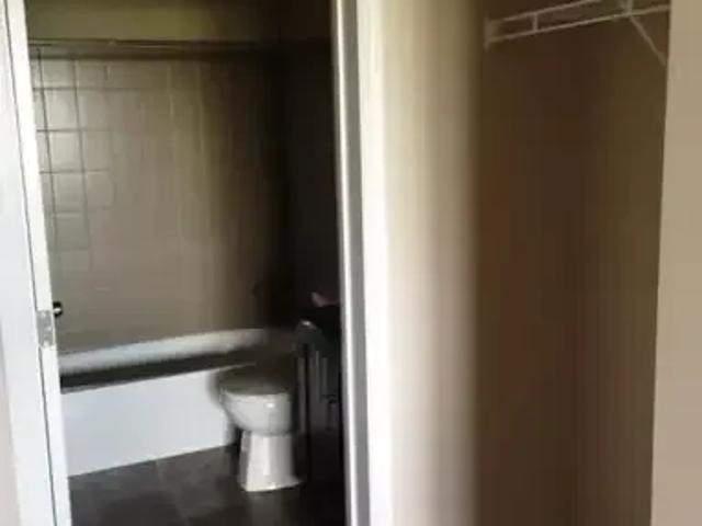 2 Bedroom Apartment Edmonton AB 102204198