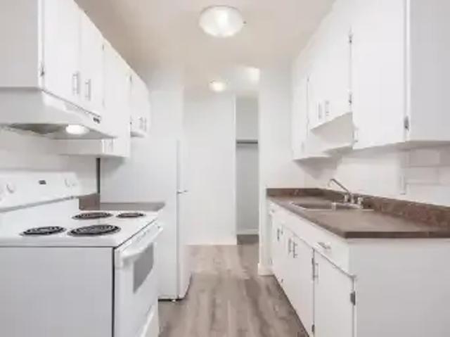 2 Bedroom Apartment Edmonton AB 102587519