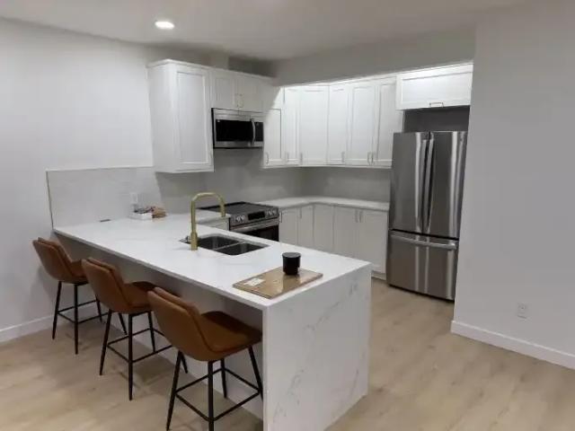 2 Bedroom Apartment Edmonton AB 102752681