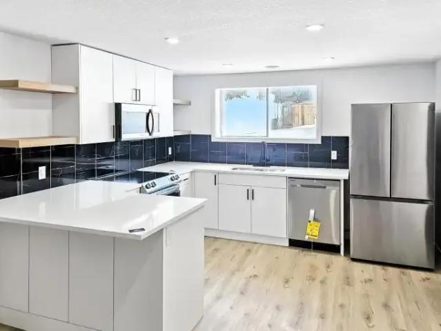 2 Bedroom Apartment Edmonton AB 102883537
