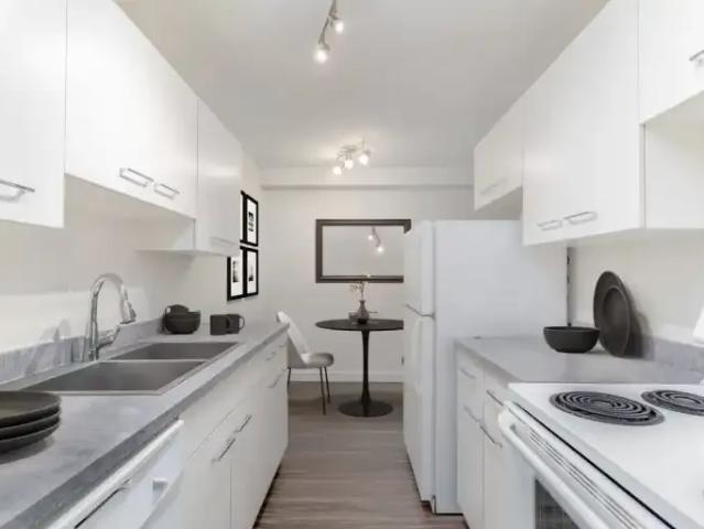 2 Bedroom Apartment Edmonton AB 102914268