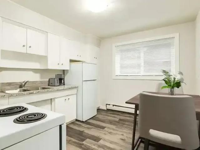 2 Bedroom Apartment Edmonton AB 103010877
