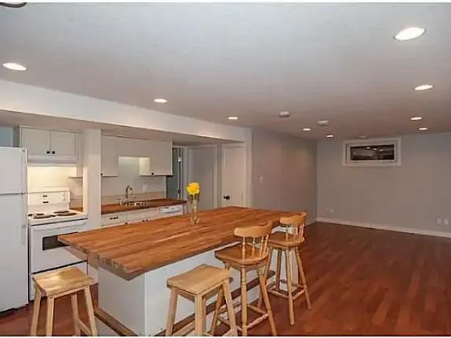 2 Bedroom Apartment Edmonton AB 104179932