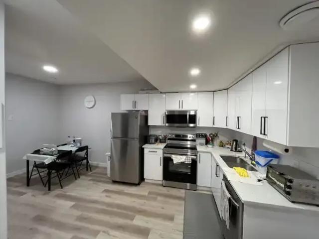 2 Bedroom Apartment Edmonton AB 104180537