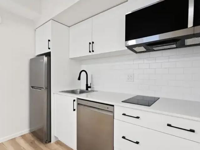 2 Bedroom Apartment Edmonton AB 104470639
