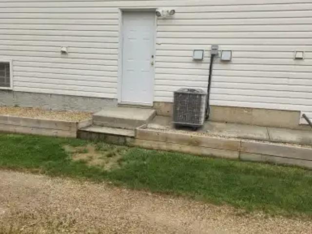 2 Bedroom Apartment Edmonton AB 104470753