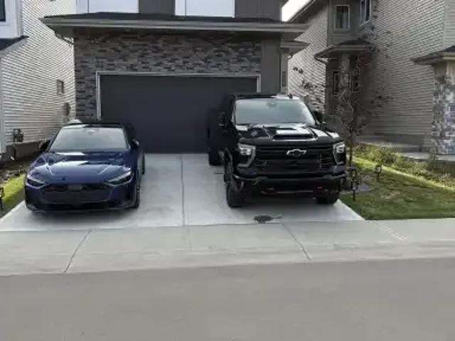 2 Bedroom Apartment Edmonton AB 104991438