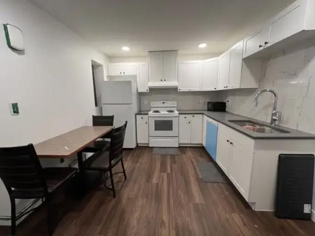 2 Bedroom Apartment Edmonton AB 105004690