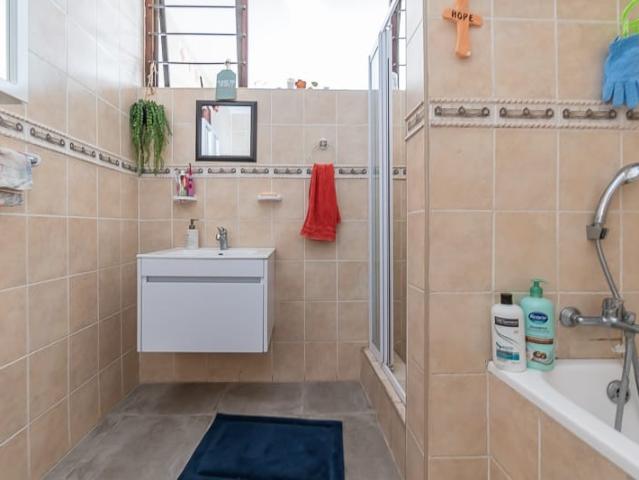 2 Bedroom Apartment / Flat For Sale in Amanzimtoti