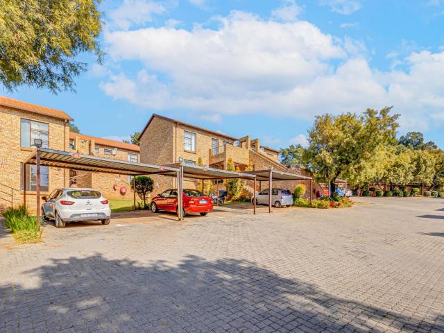 2 Bedroom Apartment / Flat For Sale in Amorosa