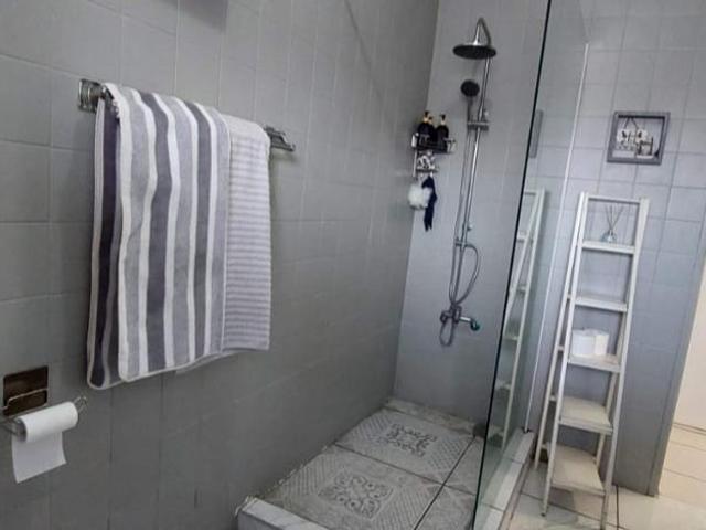 2 Bedroom Apartment / Flat For Sale in Albemarle
