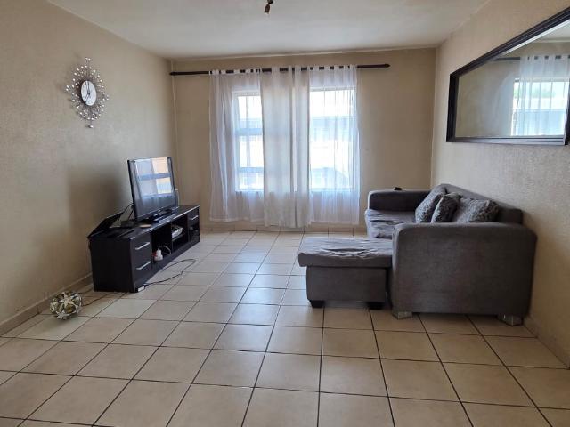 2 Bedroom Apartment / Flat For Sale in Alberton North