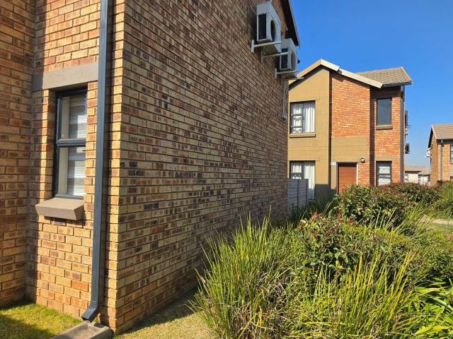 2 Bedroom Apartment / Flat For Sale in Albertsdal