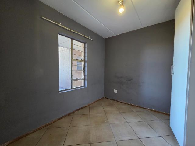 2 Bedroom Apartment / Flat For Sale in Albertsdal