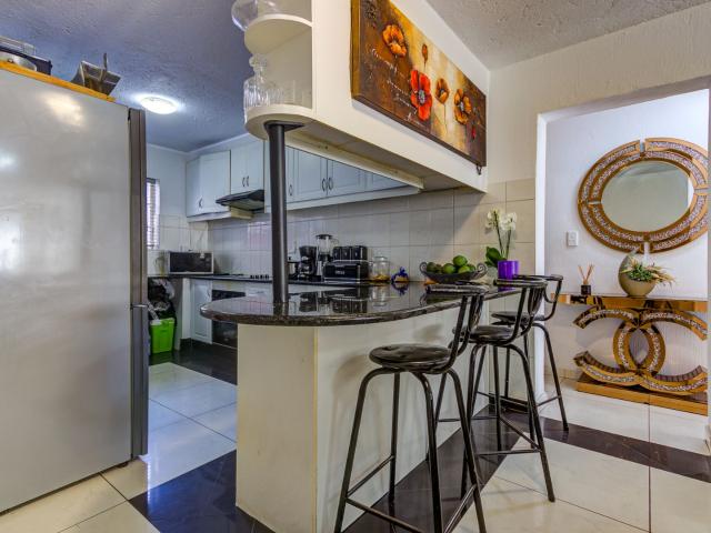 2 Bedroom Apartment / Flat For Sale in Bedfordview