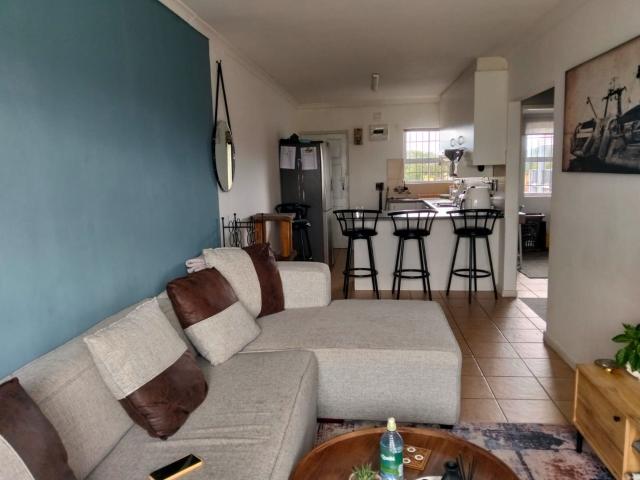 2 Bedroom Apartment / Flat For Sale in Belhar