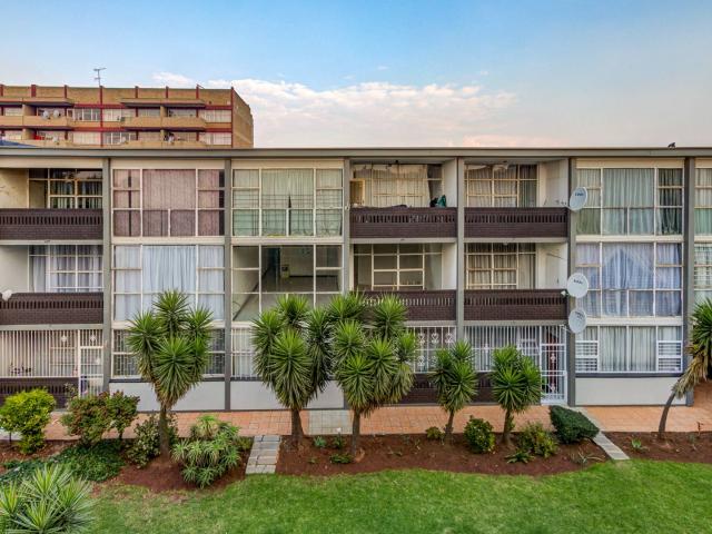 2 Bedroom Apartment / Flat For Sale in Benoni Central
