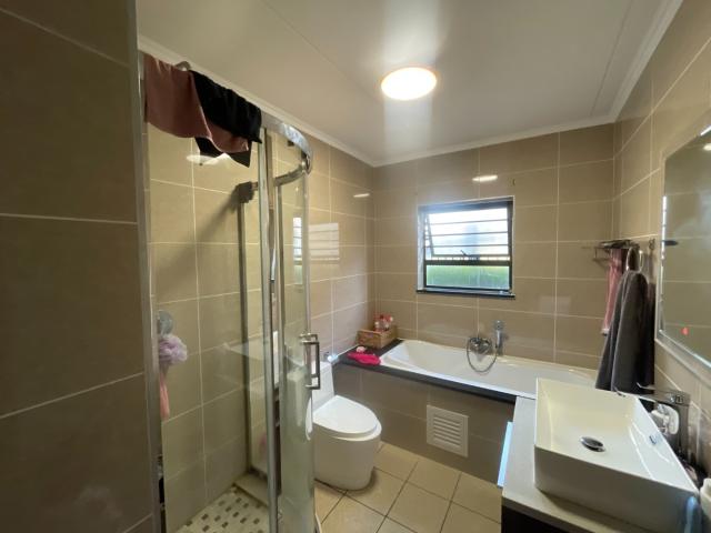 2 Bedroom Apartment / Flat For Sale in Blue Hills
