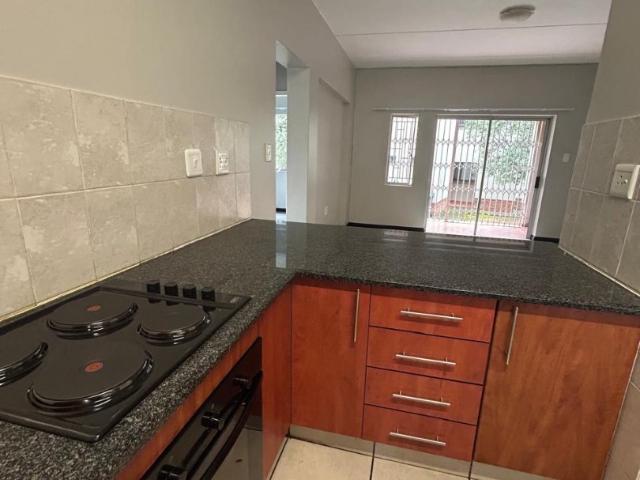 2 Bedroom Apartment / Flat For Sale in Bloubosrand