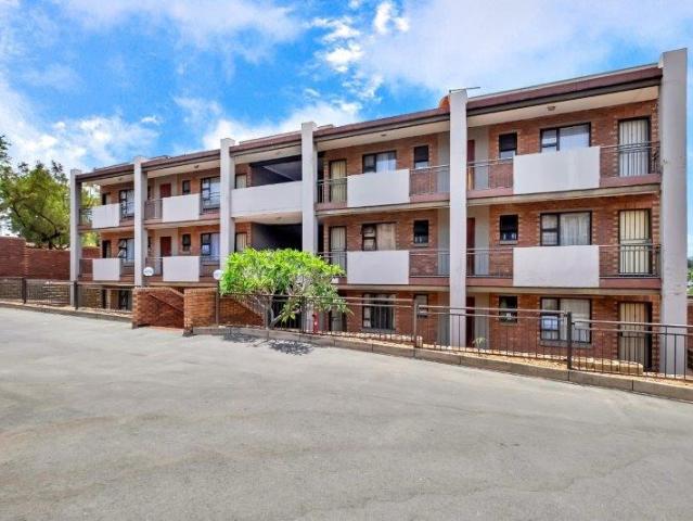 2 Bedroom Apartment / Flat For Sale in Bloubosrand