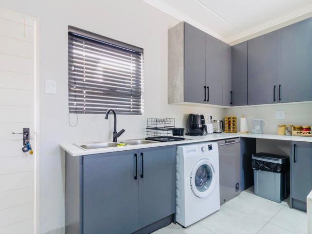 2 Bedroom Apartment / Flat For Sale in Bryanston