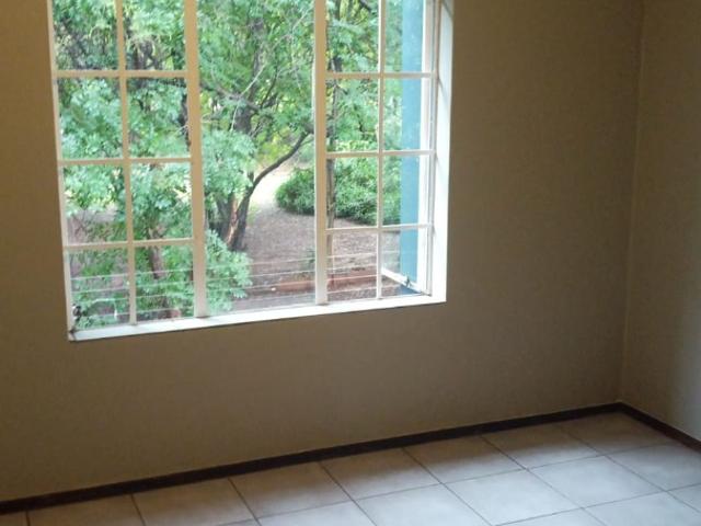 2 Bedroom Apartment / Flat For Sale in Brentwood Park