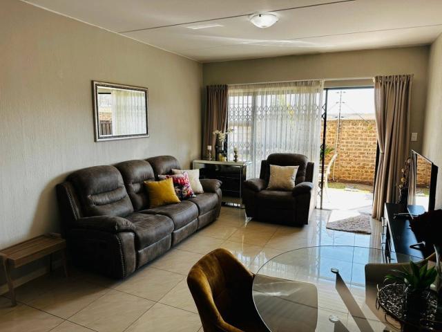 2 Bedroom Apartment / Flat For Sale in Brentwood Park