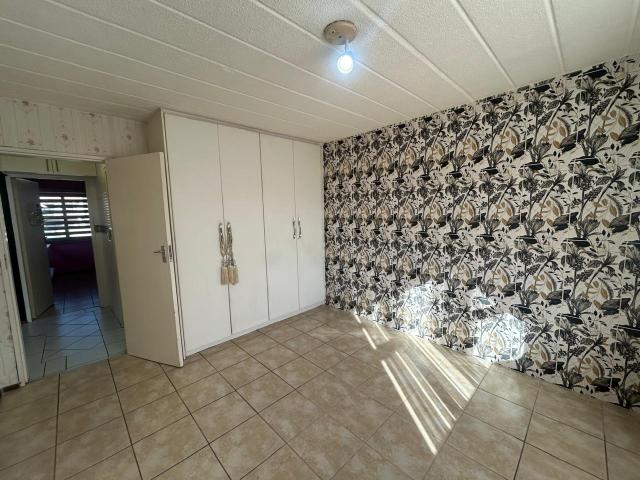 2 Bedroom Apartment / Flat For Sale in Glenvista