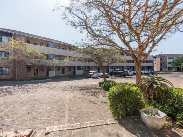 2 Bedroom Apartment / Flat For Sale in Grahamstown Central