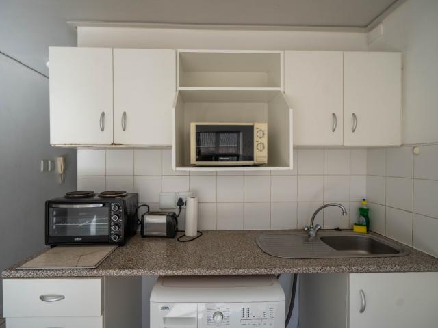 2 Bedroom Apartment / Flat For Sale in Grahamstown Central