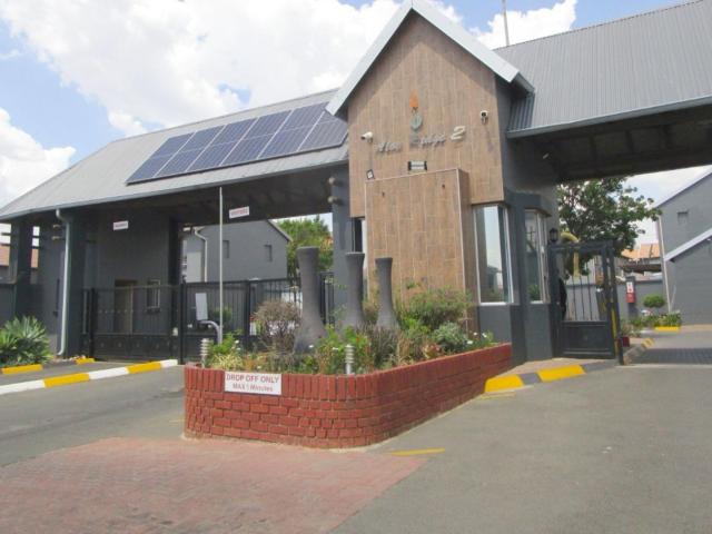 2 Bedroom Apartment / Flat For Sale in Greenstone Hill