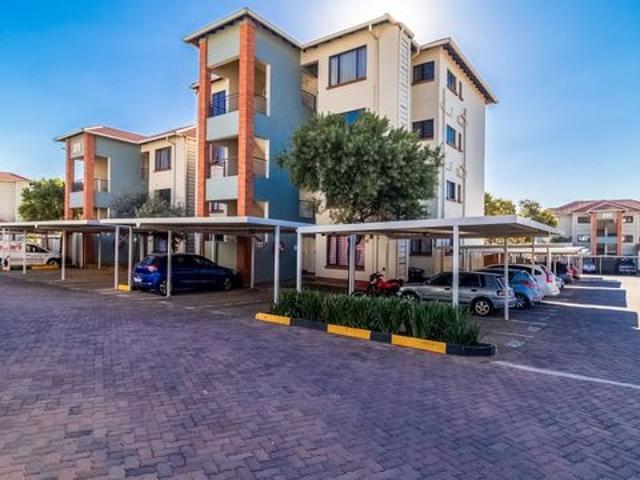 2 Bedroom Apartment / Flat For Sale in Greenstone Hill