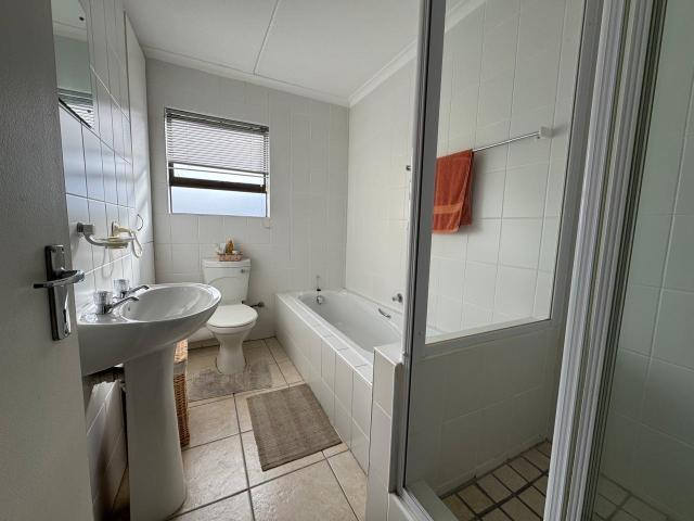 2 Bedroom Apartment / Flat For Sale in Guldenland