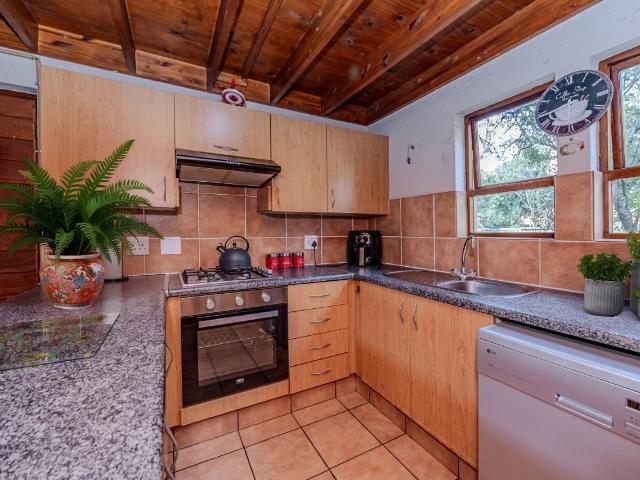 2 Bedroom Apartment / Flat For Sale in Douglasdale