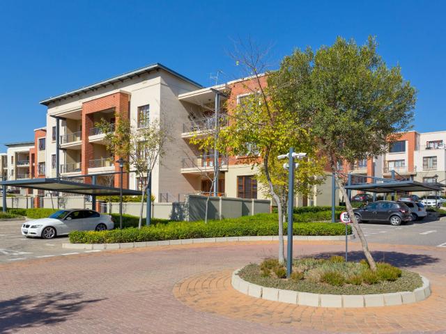 2 Bedroom Apartment / Flat For Sale in Douglasdale