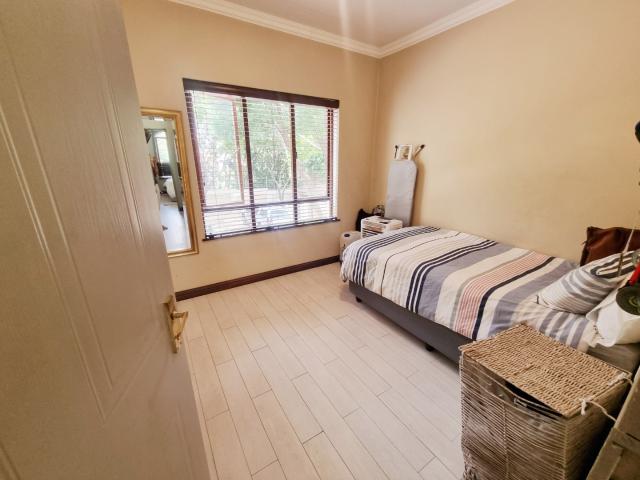 2 Bedroom Apartment / Flat For Sale in Douglasdale