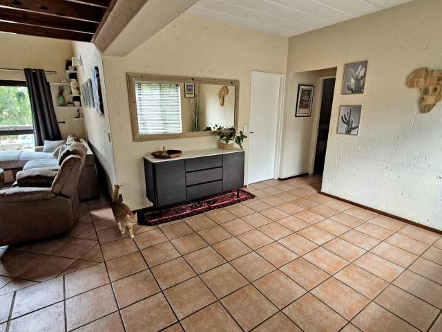 2 Bedroom Apartment / Flat For Sale in Douglasdale