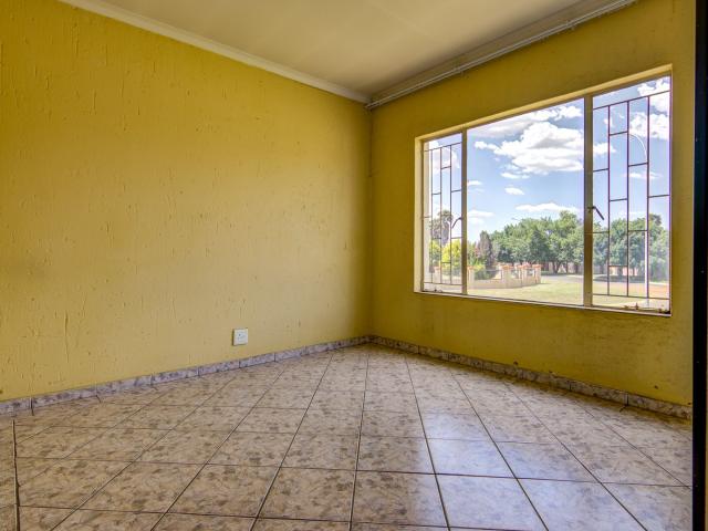 2 Bedroom Apartment / Flat For Sale in Dalpark Ext 1