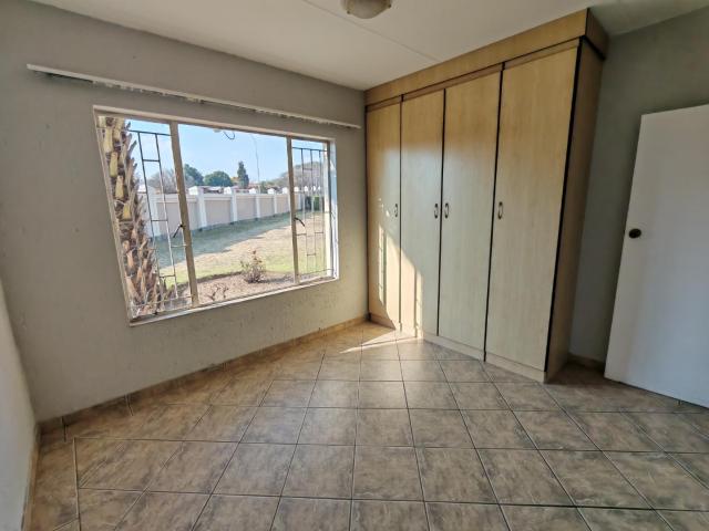 2 Bedroom Apartment / Flat For Sale in Dalpark Ext 1