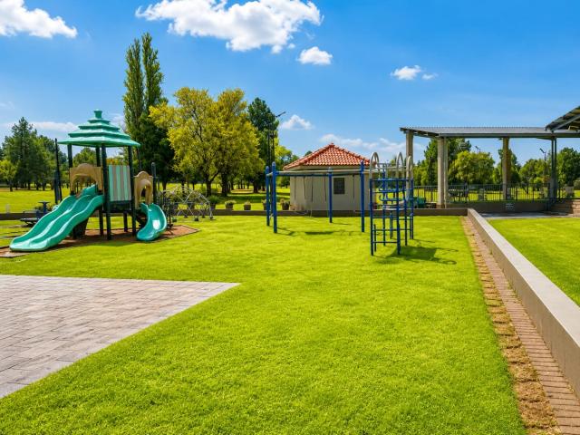 2 Bedroom Apartment / Flat For Sale in Emfuleni Golf Estate